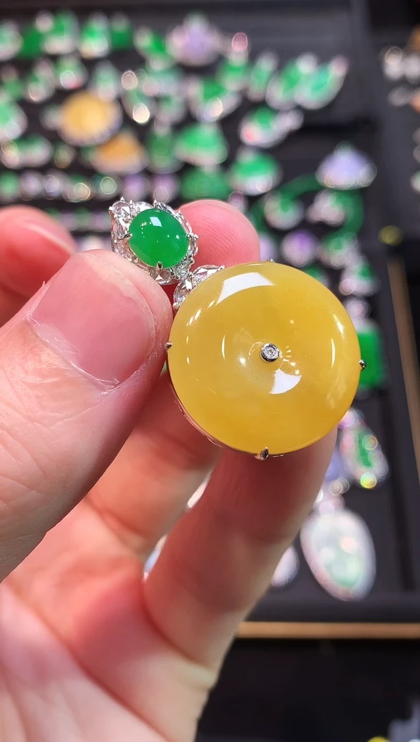 吊坠(赠链)18K金镶嵌翡翠柠檬黄平安扣吊坠