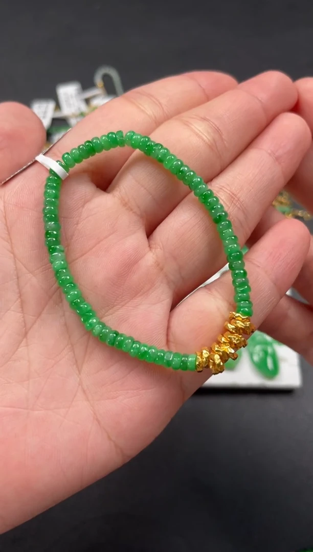 套链足金镶嵌翡翠一条  P518