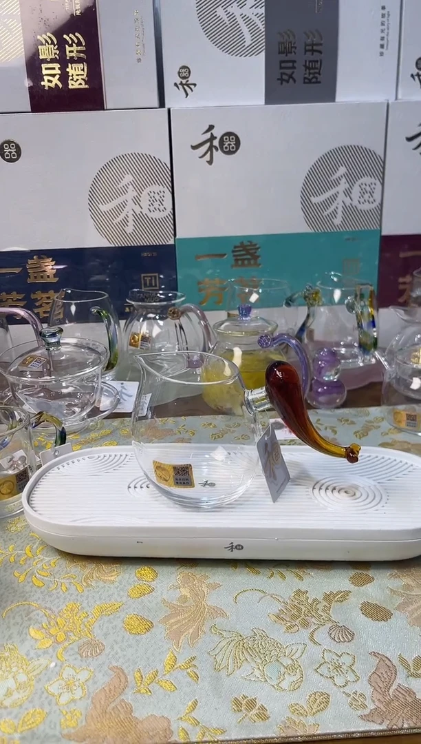 鲲然琥珀。。。。。。。