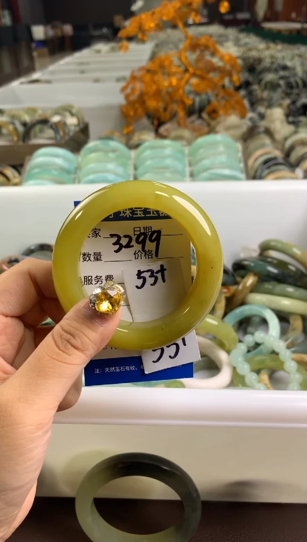 【闪购商品】蛇纹石玉手镯未镶嵌3299