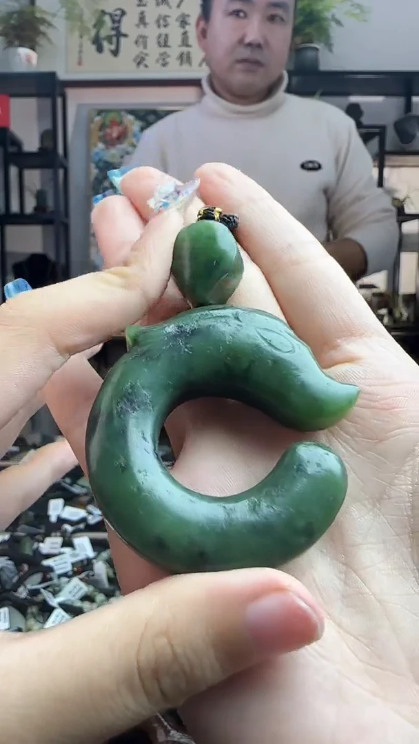 颈饰未镶嵌和田玉玉猪龙