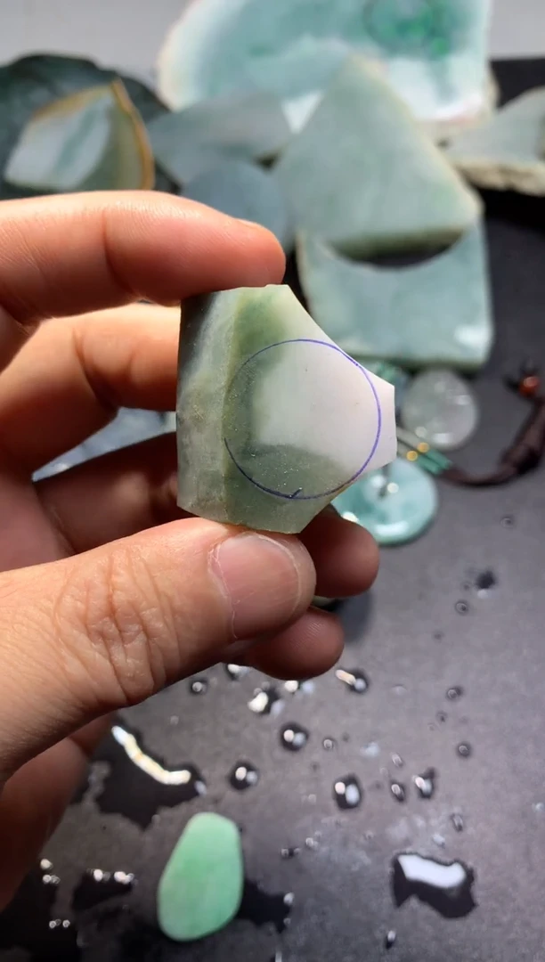 【闪购商品】翡翠颈饰未镶嵌料子