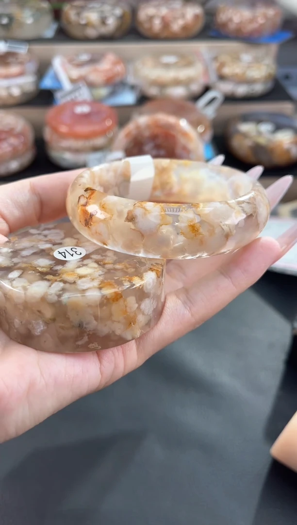 未镶嵌手镯石英质玉58