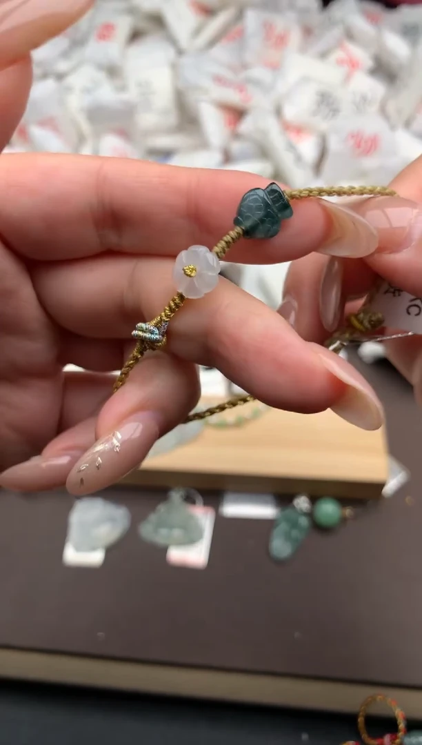 【闪购商品】翡翠手绳未镶嵌一