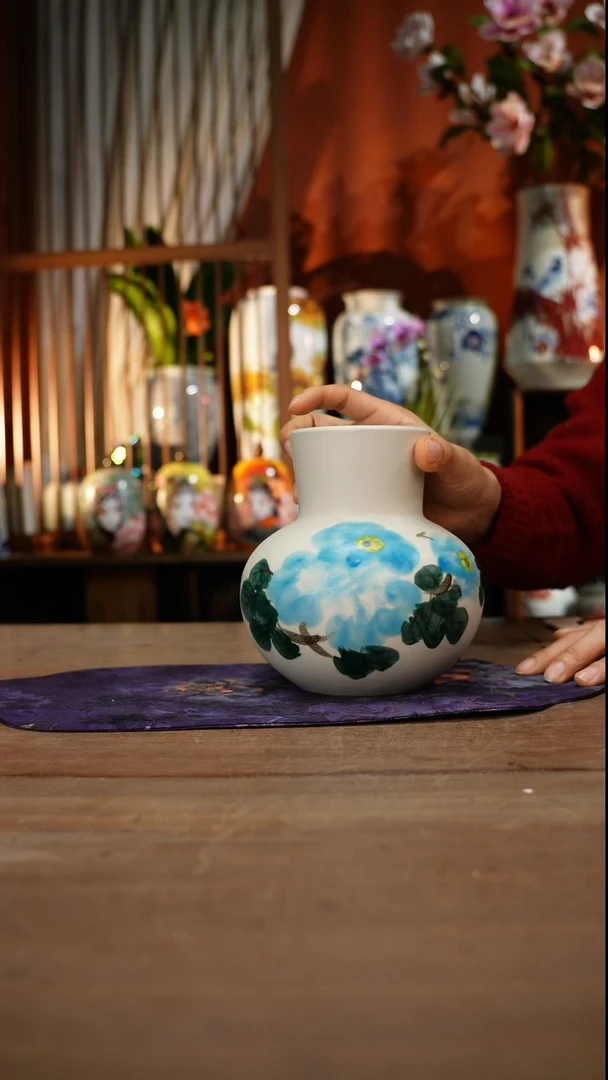 当代景德镇设计师釉下手绘陶瓷花瓶
