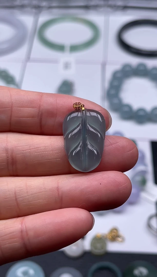 【闪购商品】翡翠颈饰18K金镶嵌叶子款