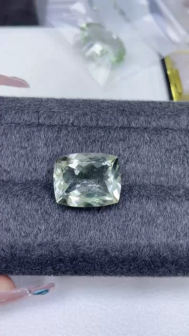 未镶嵌珠宝半成品绿水晶19.6ct