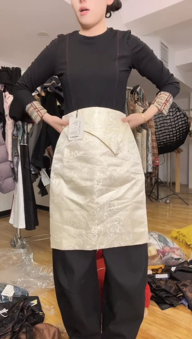 M码       90-105斤  半裙