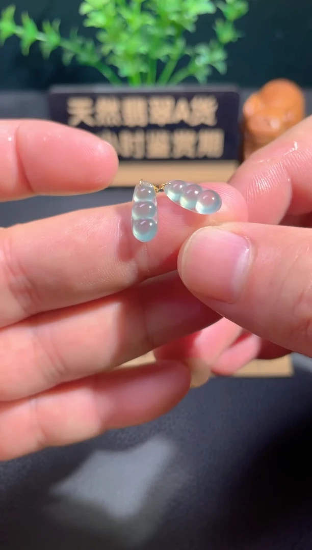 颈饰18K金镶嵌翡翠翡翠