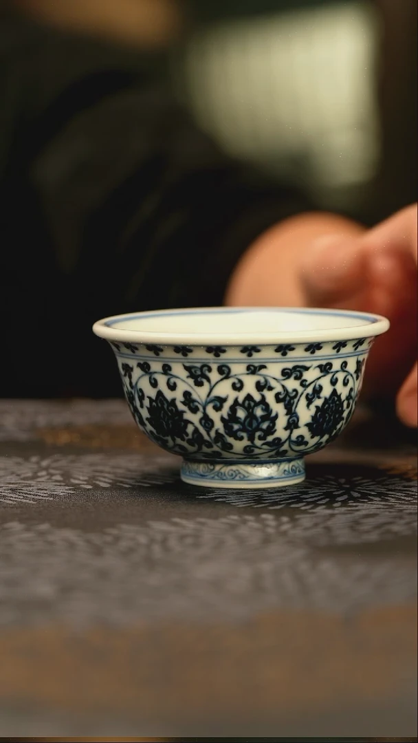 中式顾*仿明永乐双狮缠枝莲压手