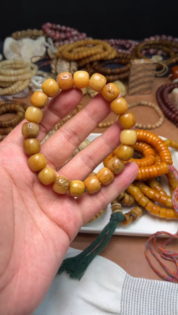 牛骨其他熠**辉杂件231-老油根瑕疵手串