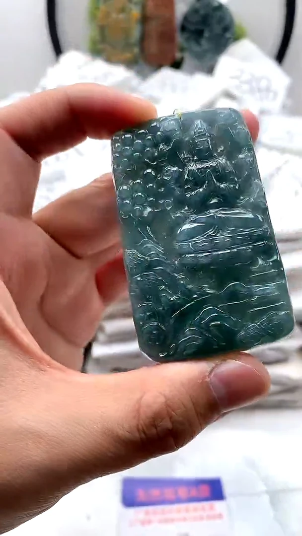 【闪购商品】翡翠颈饰未镶嵌千手观音