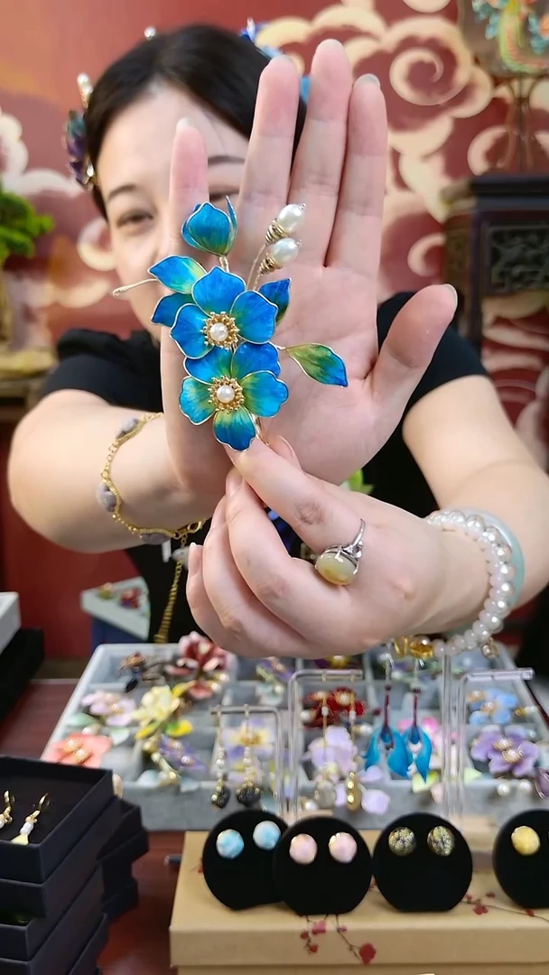 刺绣纯手工非遗绒花耳钩
