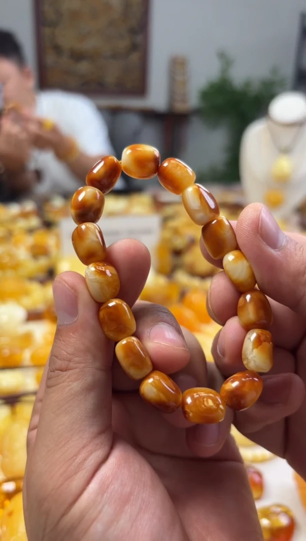 未镶嵌琥珀裸石手串12.7g
