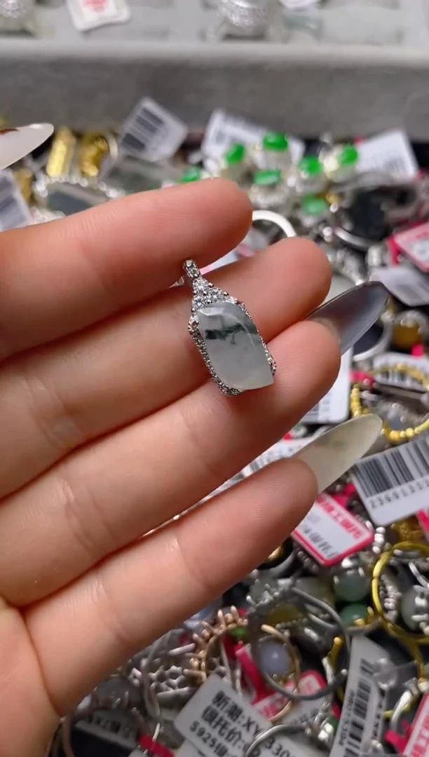 银S925镶嵌戒指翡翠百内无证书