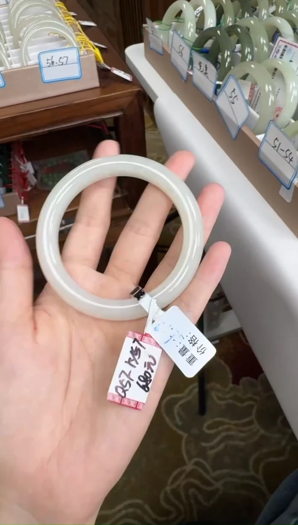 未镶嵌手镯和田玉53
