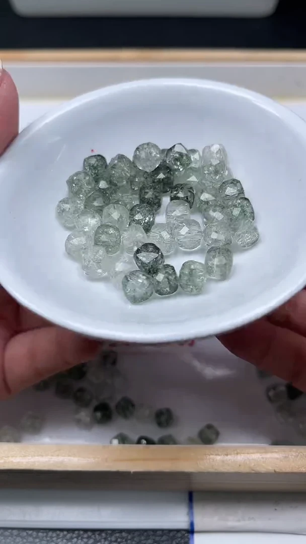未镶嵌珠宝半成品水晶D18 绿幽灵方糖8mm10个7.8元