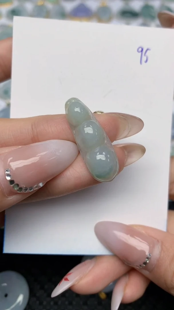 【闪购商品】翡翠颈饰未镶嵌天然翡翠A货