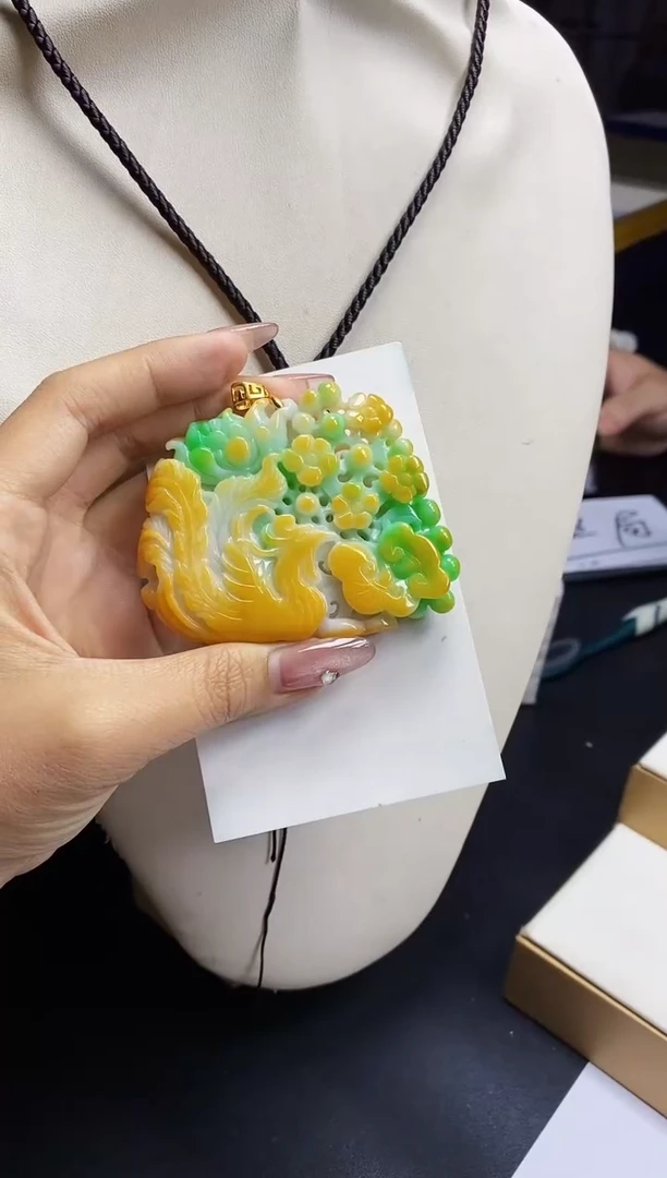 翡翠未镶嵌颈饰翡翠A货