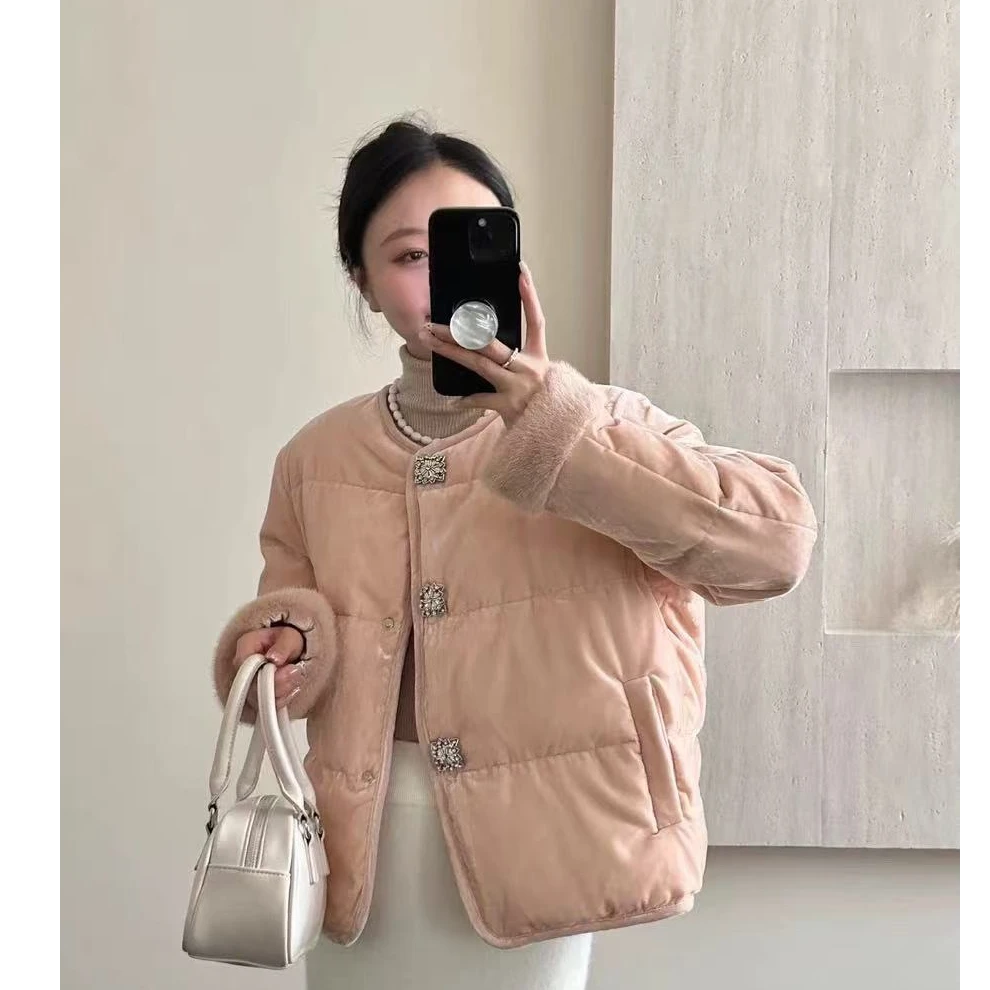 冬季白鸭绒花朵钻扣设计感羽绒服外套