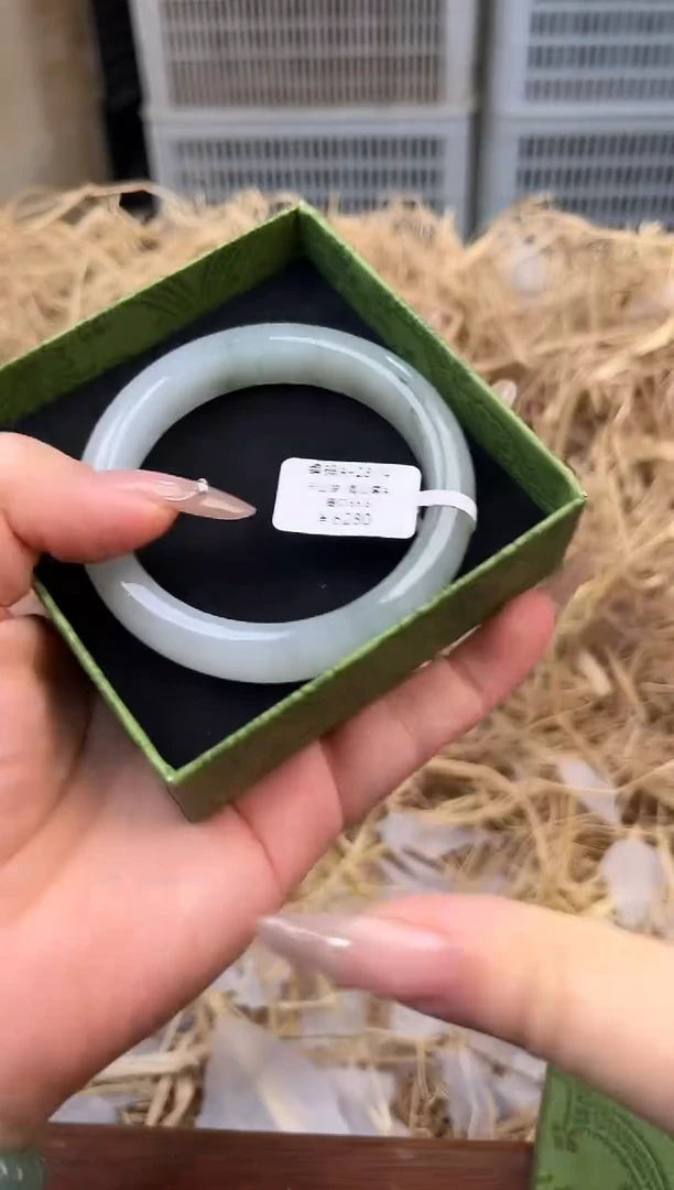 未镶嵌手镯石英质玉编号A-2374