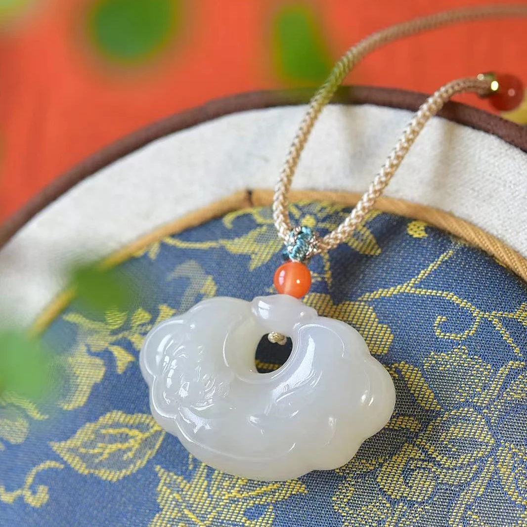 和田玉藕粉如意锁吊坠男女款玉如意项链挂件小孩儿童玉坠