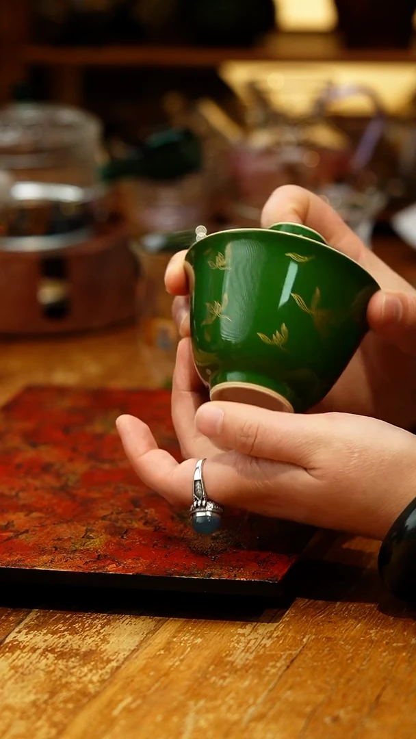 【闪购商品】束刻/祖母绿秋水兰花盖碗