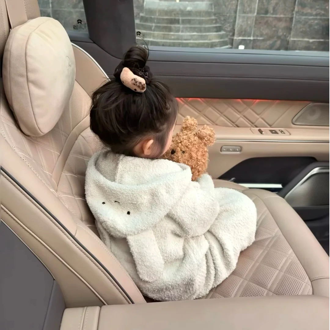 壹妈童装女童秋冬套装新款洋气女宝米白色兔子毛绒家居服两件套