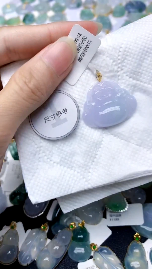 颈饰18K金镶嵌翡翠天然A货翡翠