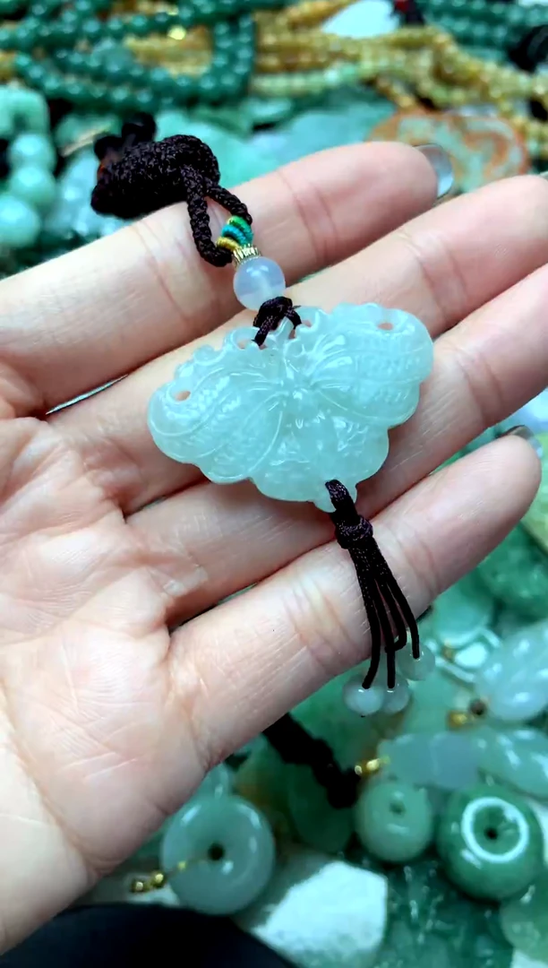 未镶嵌挂件翡翠1