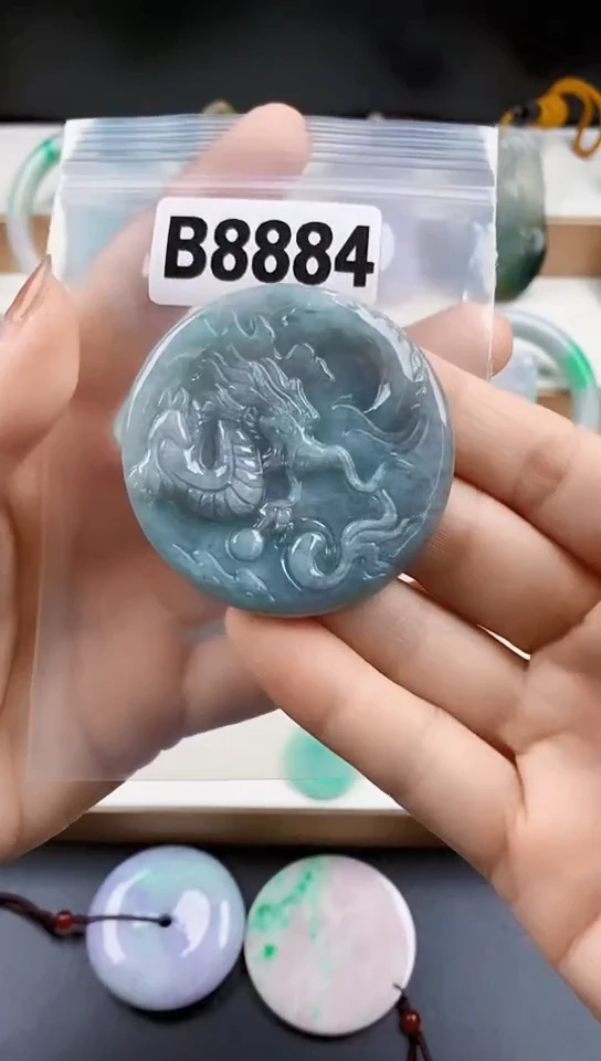 颈饰未镶嵌翡翠天然翡翠吊坠挂件