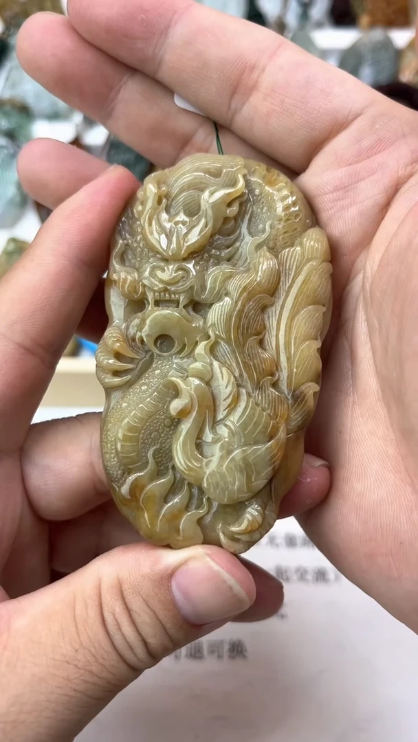 颈饰未镶嵌翡翠矿*水天然翡翠