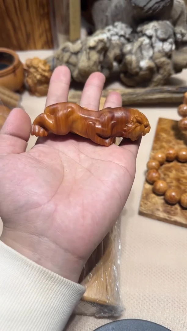 柏木（崖柏）南太行崖柏手把件虎