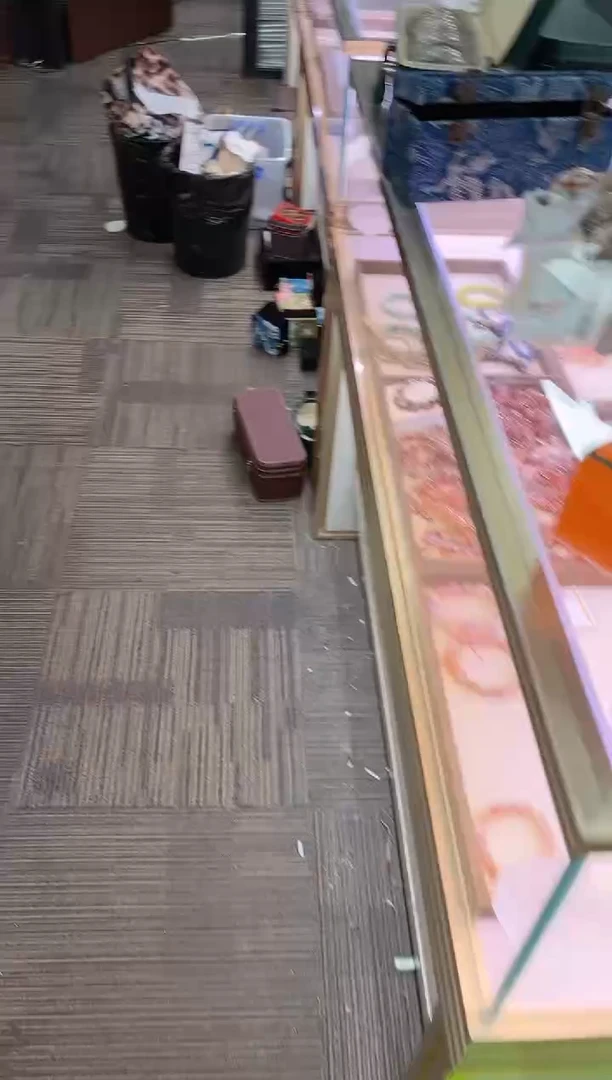 未镶嵌手镯石英质玉六*六圈口（赠品镯心）