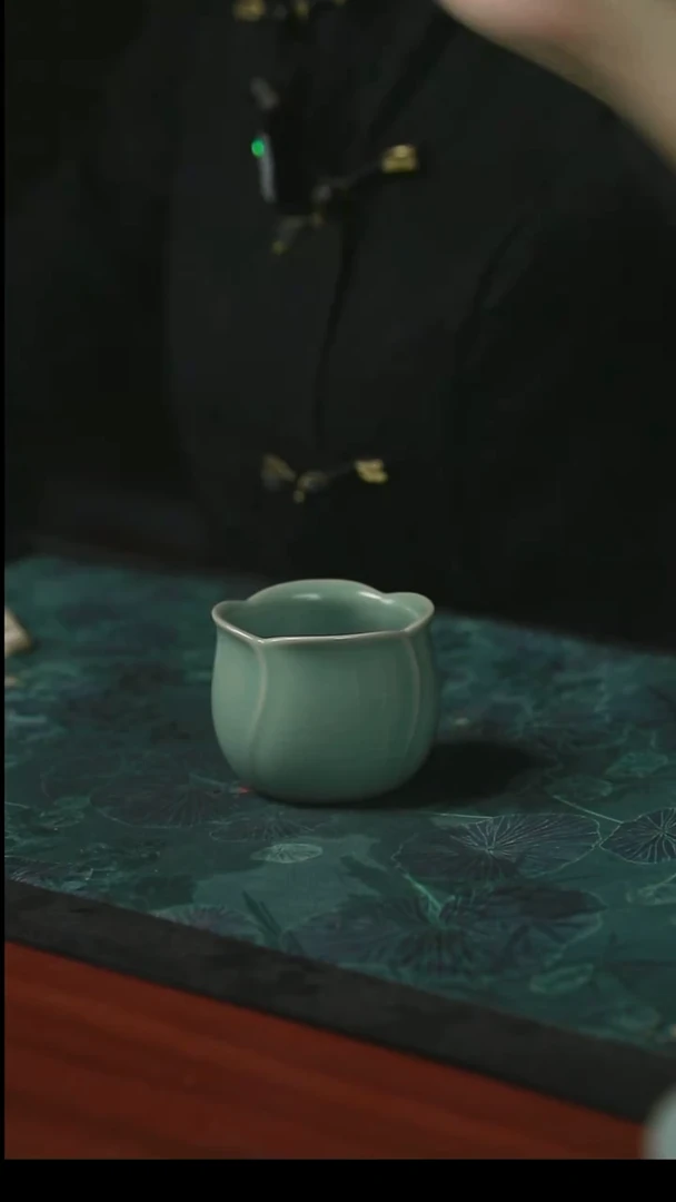 郁金香杯 仿古 支钉 开片 一级品