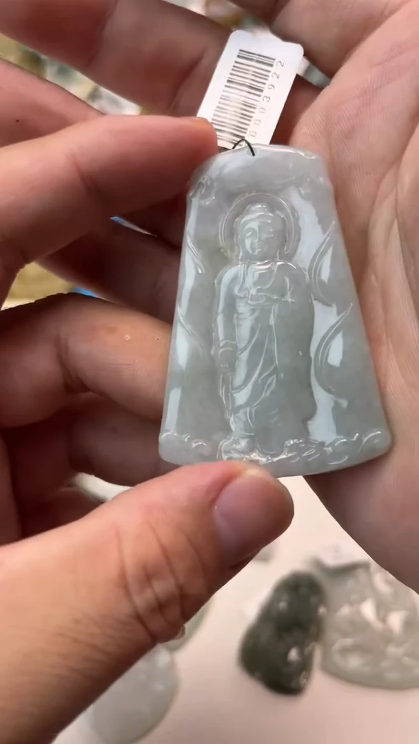 颈饰未镶嵌翡翠芳****店天然翡翠