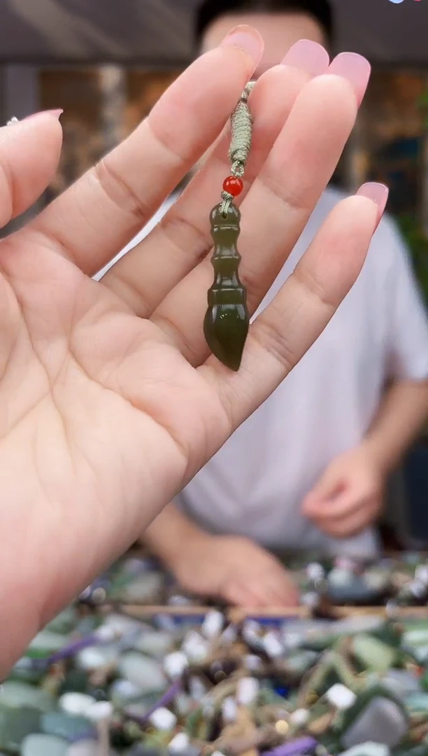 和田玉未镶嵌挂件拍一发一