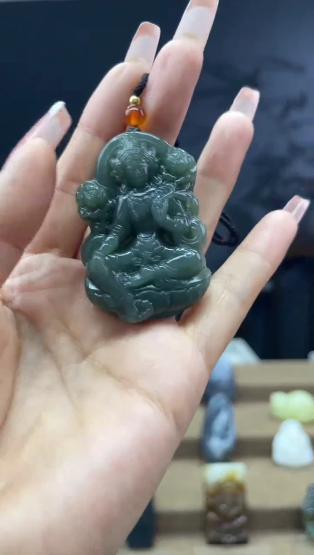 颈饰未镶嵌和田玉1
