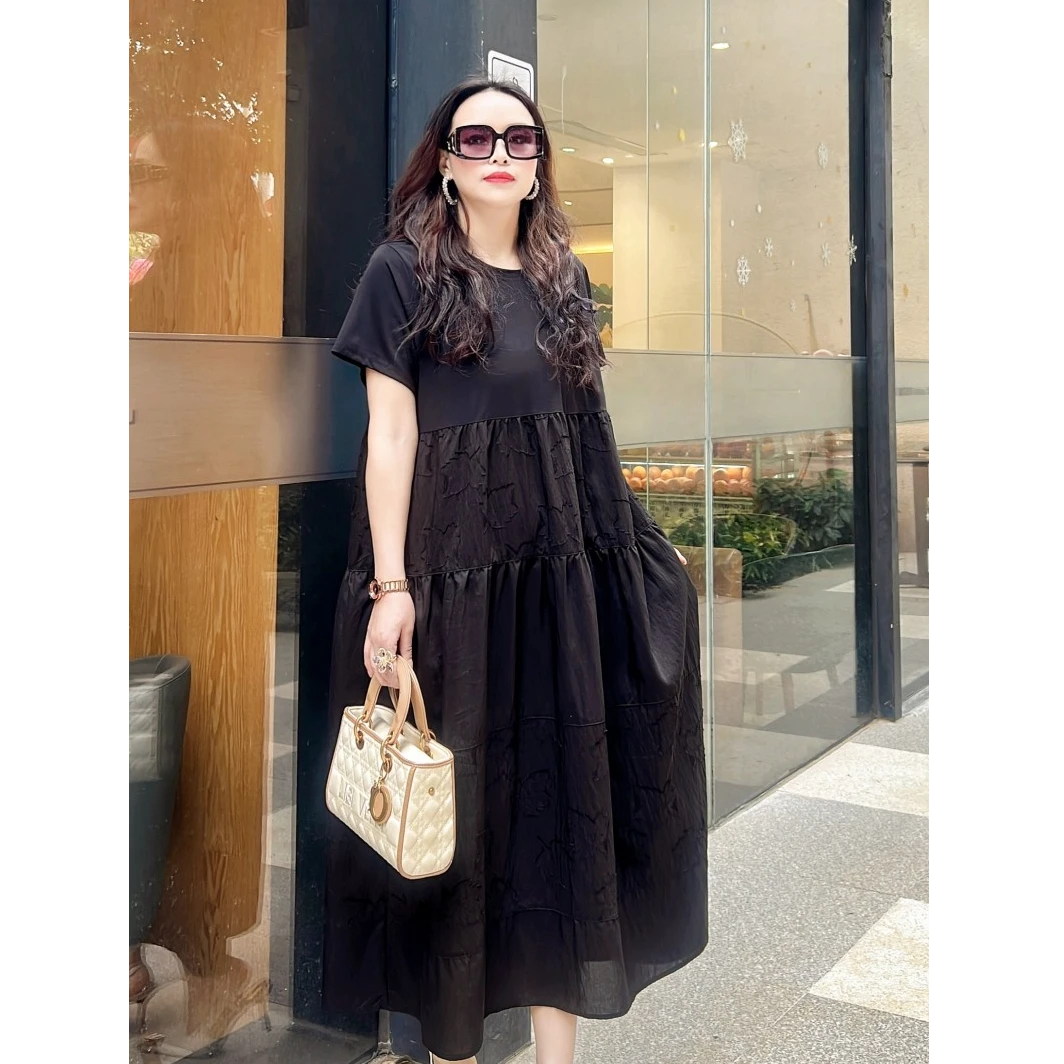 H32601 对称设计圆领烧花工艺气质时尚连衣裙