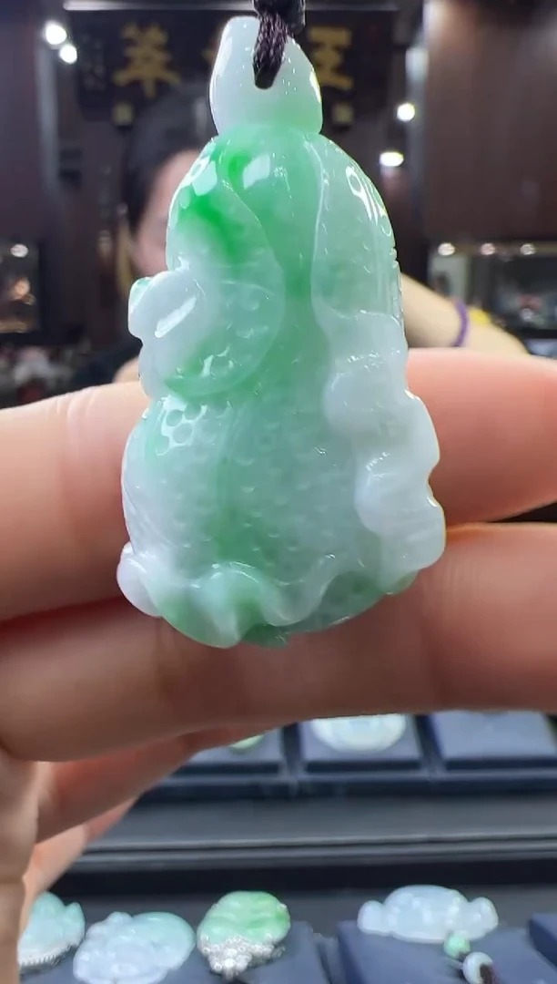 【闪购商品】翡翠挂件未镶嵌白菜