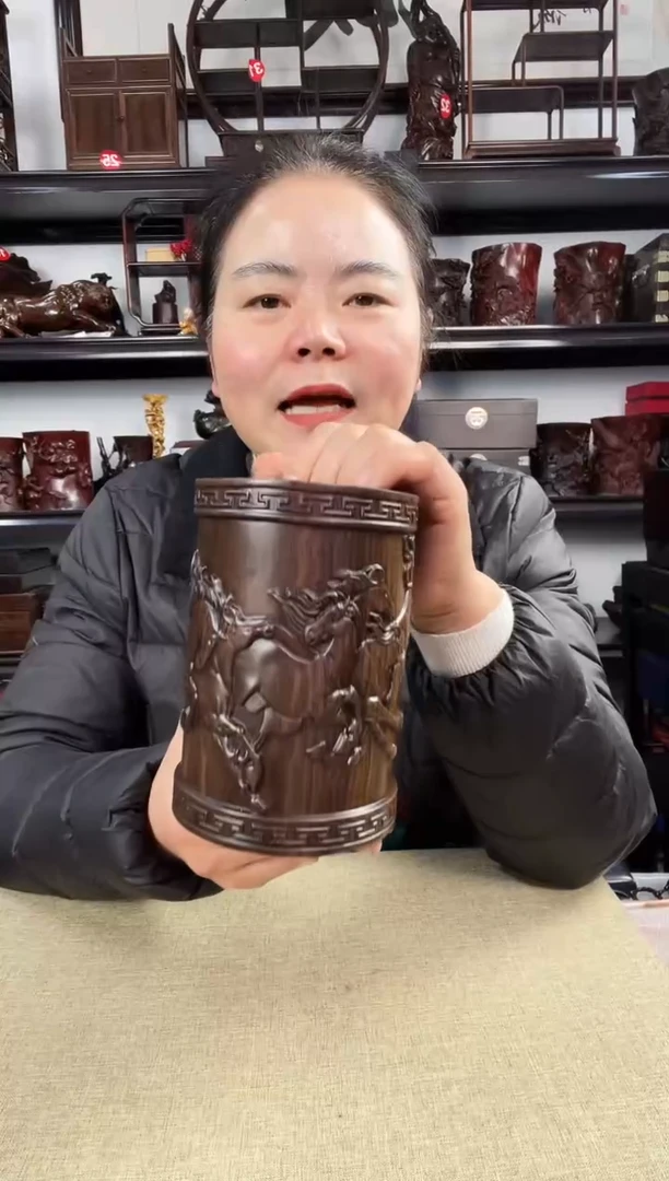 木大马笔筒老李红木工艺品