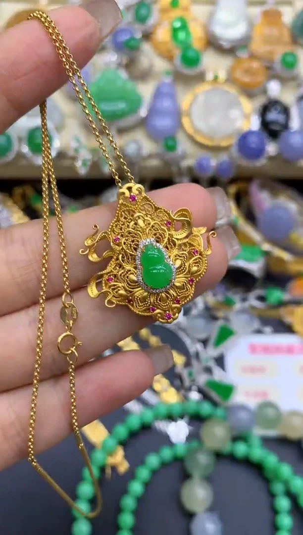 颈饰18K金镶嵌翡翠358-中国好珍宝