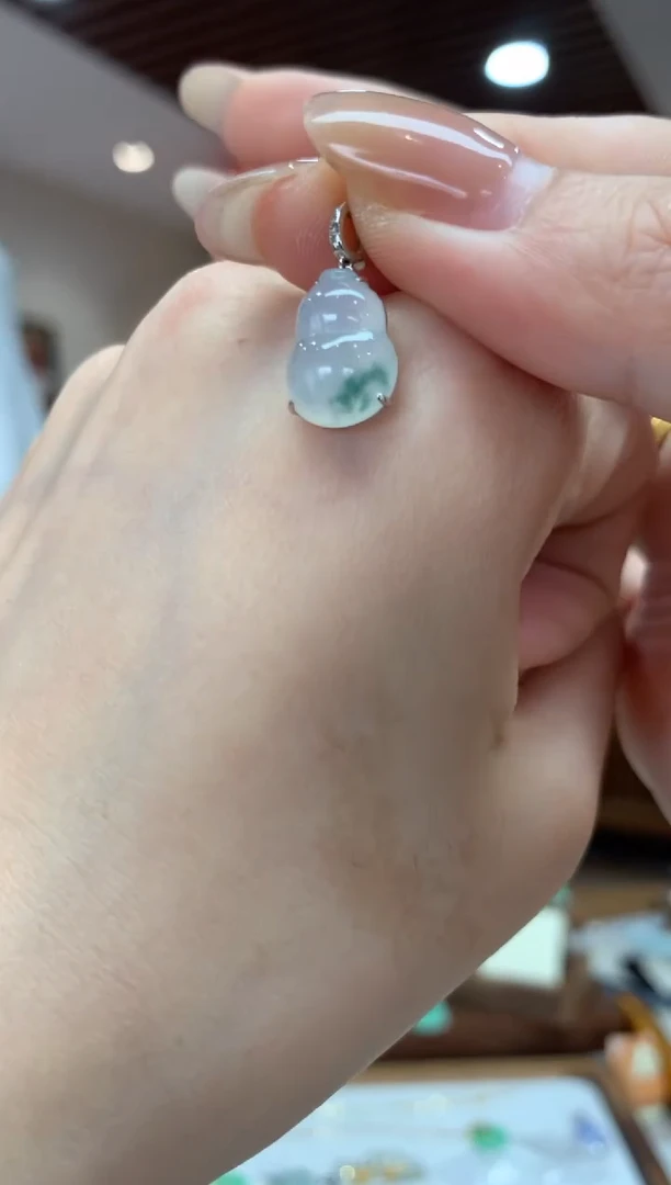 翡翠18K金镶嵌吊坠(不含链)葫芦