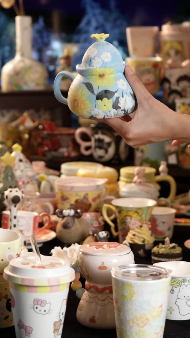 摆件陶景德镇釉下彩手绘设计师款陶瓷