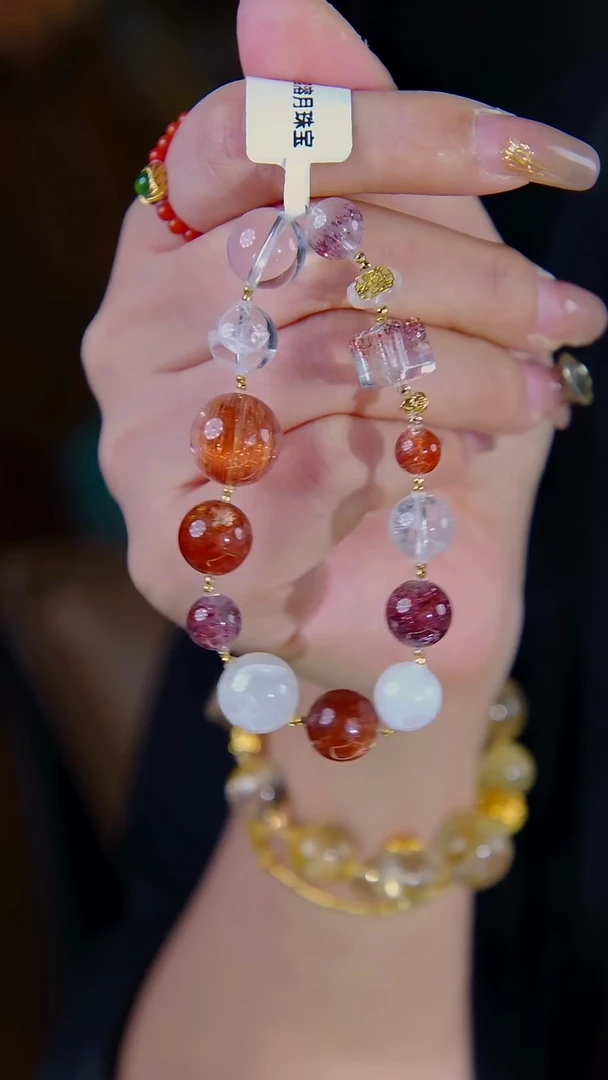 18K金镶嵌手链水晶铜顺金草莓雪花设计款