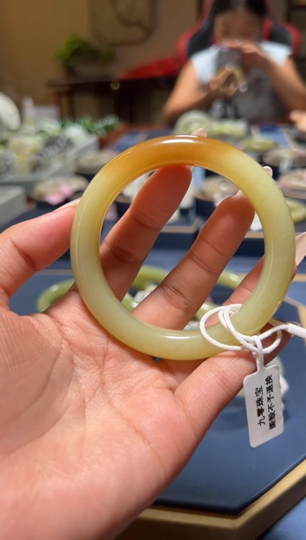 和田玉手镯未镶嵌C0066-55+