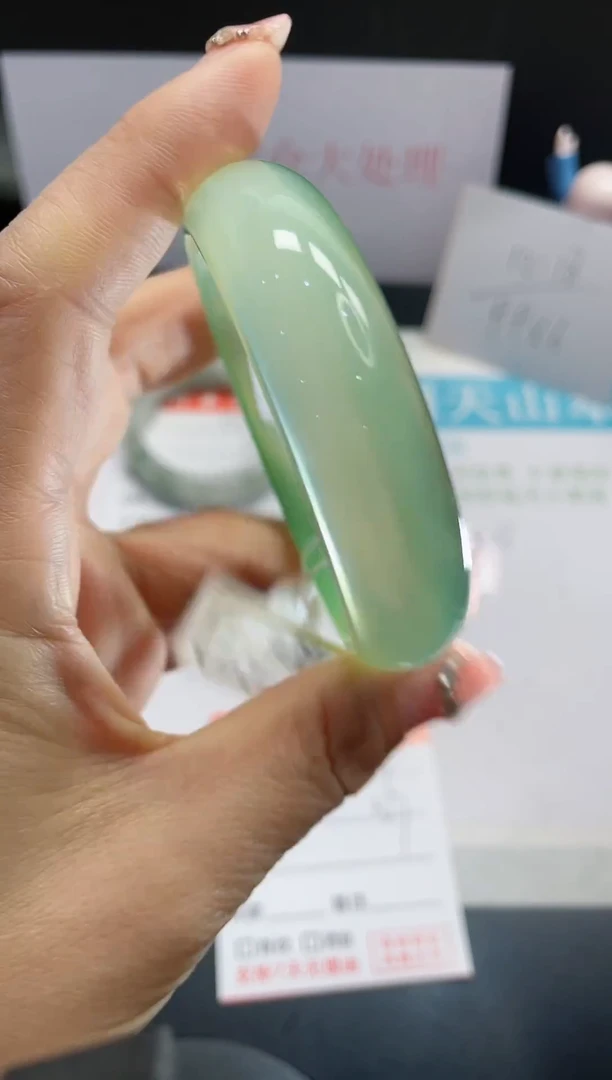 【闪购商品】石英质玉手镯未镶嵌19