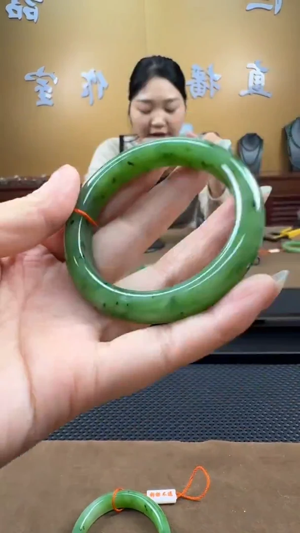 颈饰未镶嵌和田玉手镯55