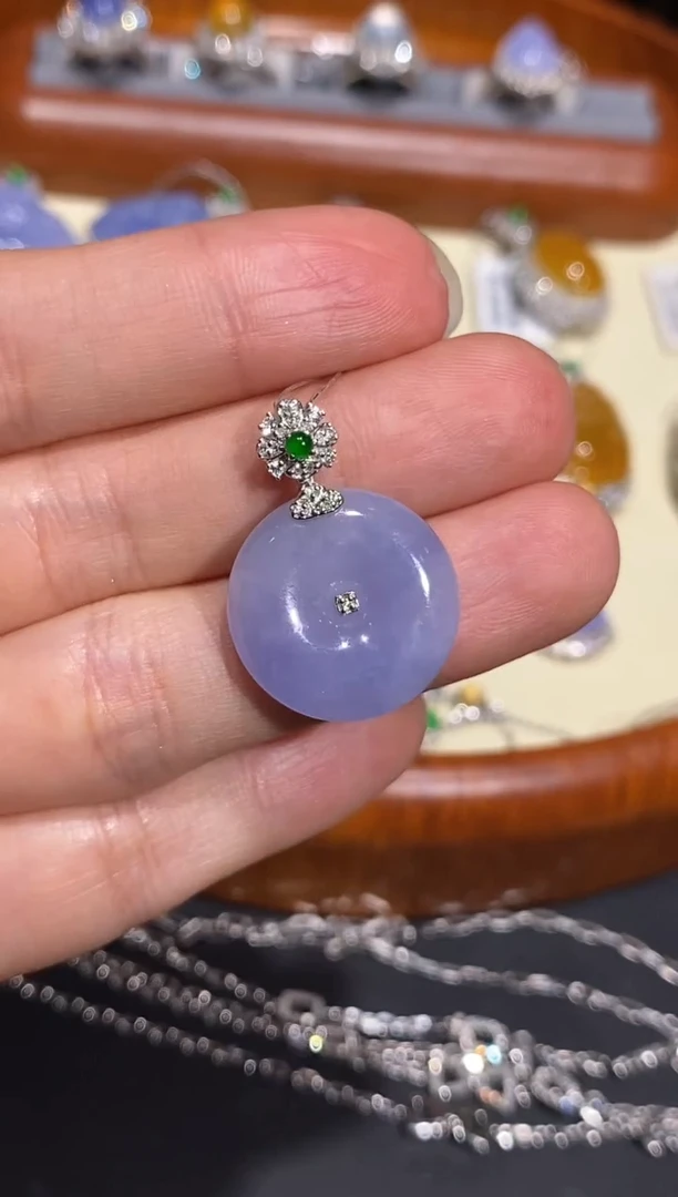 【闪购商品】翡翠吊坠(不含链)18K金镶嵌吊坠