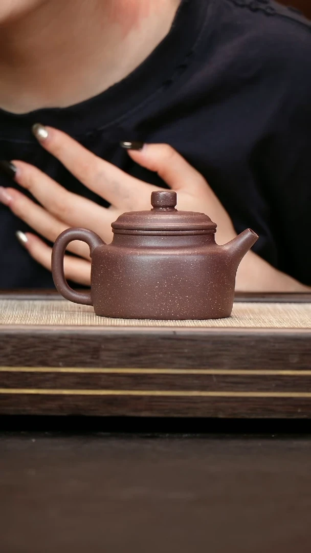 茶壶紫砂梨皮紫泥   德钟 小号  赵